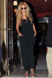 Beyoncé feet photo thumbnail