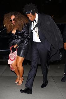 Beyoncé feet photo thumbnail