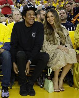 Beyoncé feet photo thumbnail