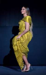 Beyoncé feet photo thumbnail
