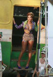 Beyoncé feet photo thumbnail