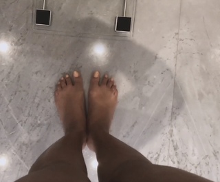 Beyoncé feet photo thumbnail
