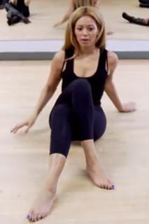 Beyoncé feet photo thumbnail