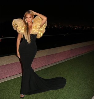 Beyoncé feet photo thumbnail