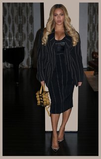 Beyoncé feet photo thumbnail