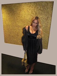 Beyoncé feet photo thumbnail