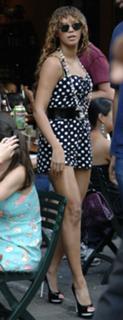 Beyoncé feet photo thumbnail
