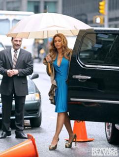 Beyoncé feet photo thumbnail
