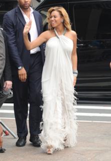 Beyoncé feet photo thumbnail