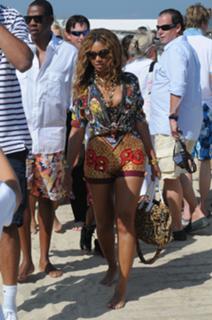 Beyoncé feet photo thumbnail
