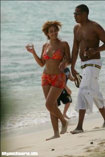Beyoncé feet photo thumbnail
