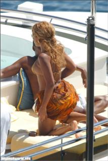 Beyoncé feet photo thumbnail