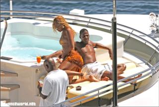 Beyoncé feet photo thumbnail