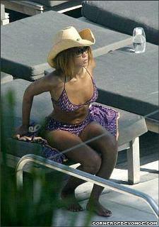 Beyoncé feet photo thumbnail