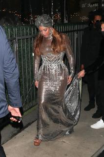 Beyoncé feet photo thumbnail