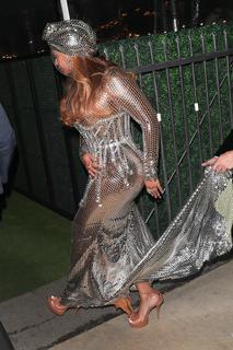 Beyoncé feet photo thumbnail