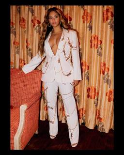 Beyoncé feet photo thumbnail