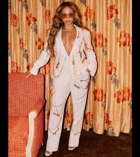 Beyoncé feet photo thumbnail