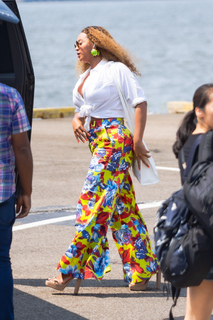 Beyoncé feet photo thumbnail