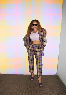 Beyoncé feet photo thumbnail