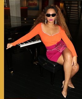 Beyoncé feet photo thumbnail