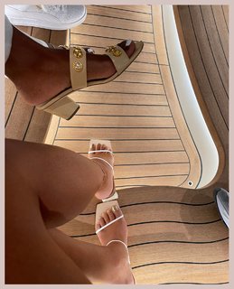 Beyoncé feet photo thumbnail