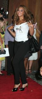 Beyoncé feet photo thumbnail