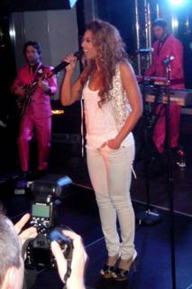 Beyoncé feet photo thumbnail