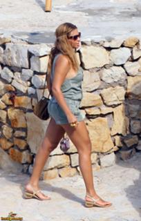 Beyoncé feet photo thumbnail