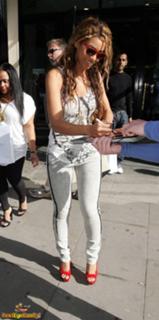 Beyoncé feet photo thumbnail