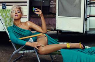 Beyoncé feet photo thumbnail