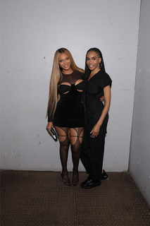 Beyoncé feet photo thumbnail