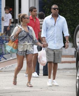 Beyoncé feet photo thumbnail