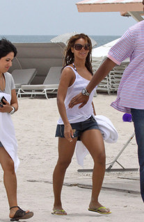 Beyoncé feet photo thumbnail