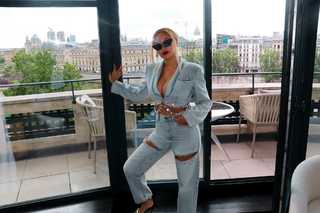 Beyoncé feet photo thumbnail