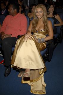 Beyoncé feet photo thumbnail
