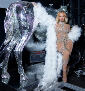 Beyoncé feet photo thumbnail