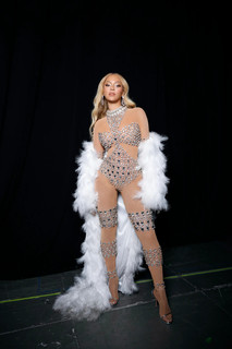 Beyoncé feet photo thumbnail