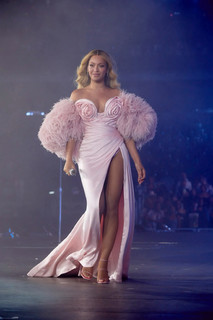 Beyoncé feet photo thumbnail