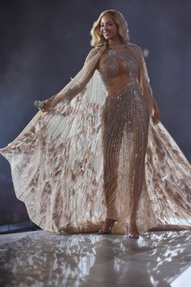 Beyoncé feet photo thumbnail