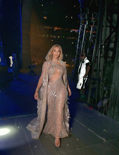 Beyoncé feet photo thumbnail