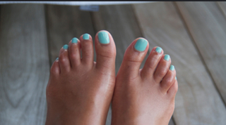 Beyoncé feet photo thumbnail