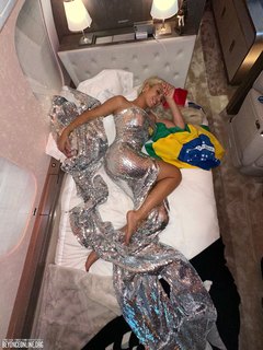 Beyoncé feet photo thumbnail