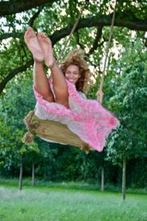 Beyoncé feet photo thumbnail