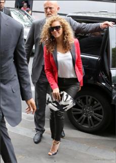 Beyoncé feet photo thumbnail