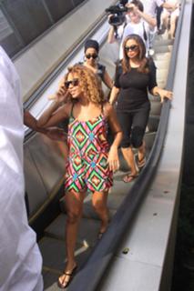 Beyoncé feet photo thumbnail