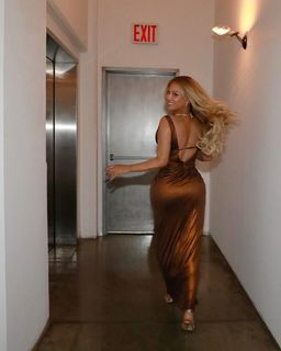 Beyoncé feet photo thumbnail