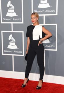 Beyoncé feet photo thumbnail