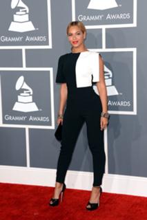 Beyoncé feet photo thumbnail