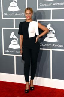 Beyoncé feet photo thumbnail